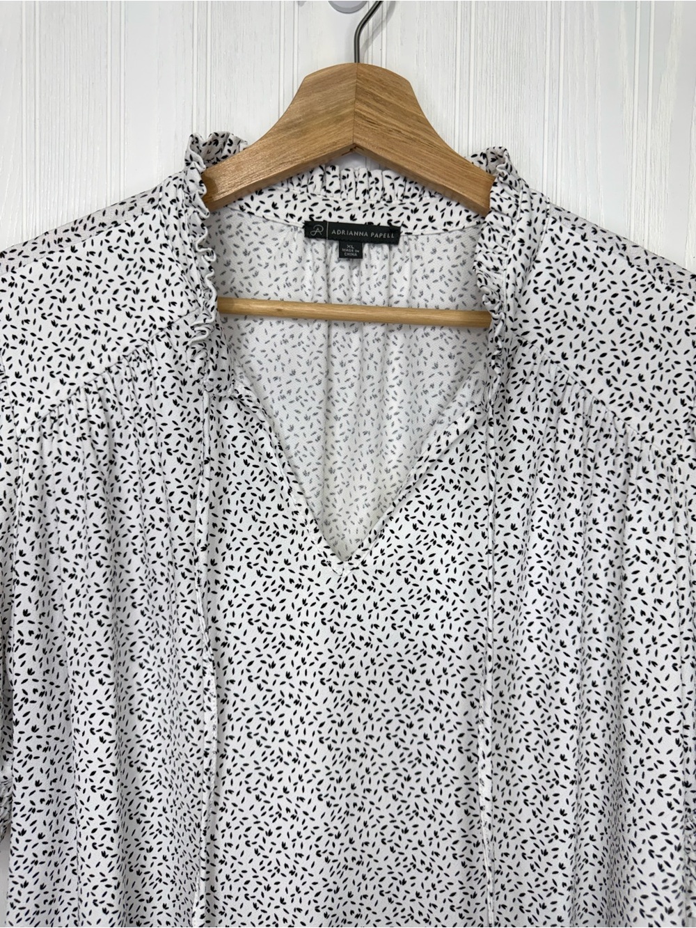 Adrianna Papell short sleeve shirt with neck tie size XL - Picture 2 of 8